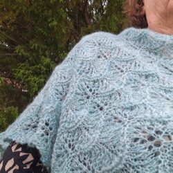 Niittyvilla-huivi tekemispakkaus